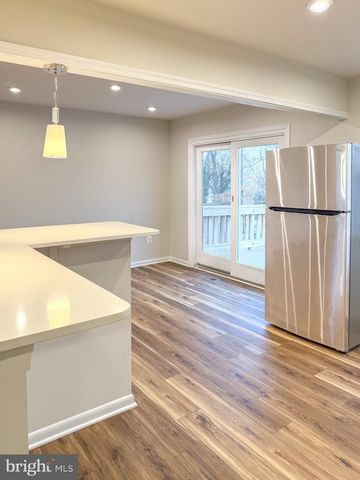 9212 LANDGREEN ST, Manassas, VA 20110