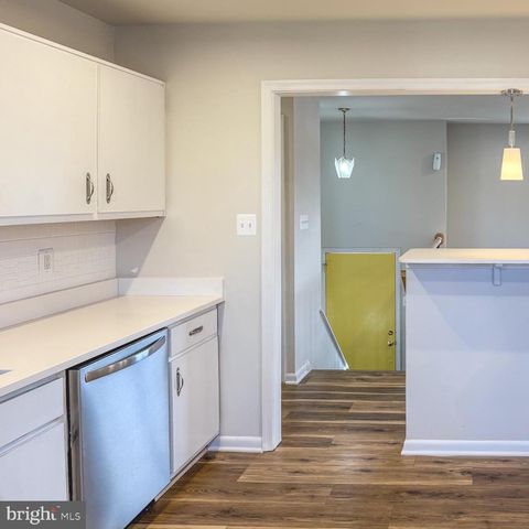 9212 LANDGREEN ST, Manassas, VA 20110