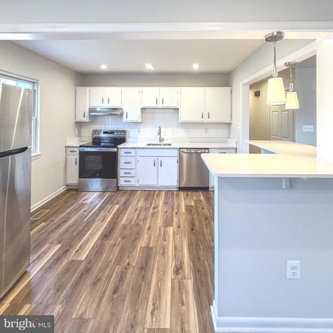 9212 LANDGREEN ST, Manassas, VA 20110