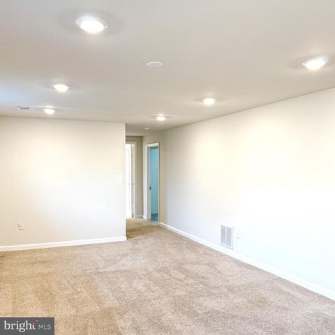 9212 LANDGREEN ST, Manassas, VA 20110