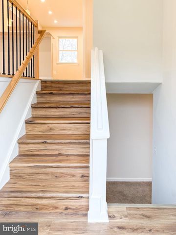 9212 LANDGREEN ST, Manassas, VA 20110