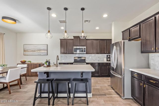 2756 E Hickory Street, Gilbert, AZ 85298