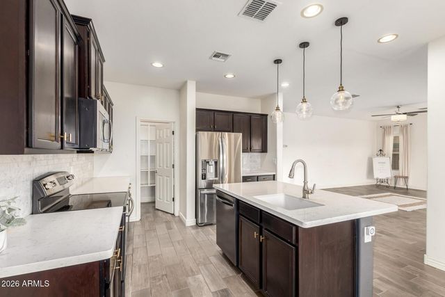 2756 E Hickory Street, Gilbert, AZ 85298