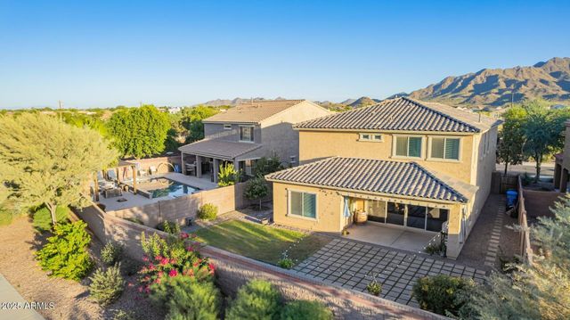 2756 E Hickory Street, Gilbert, AZ 85298