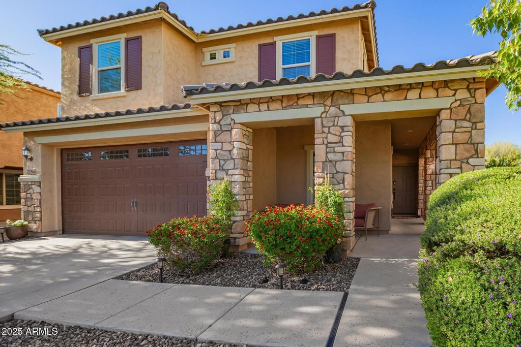 2756 E Hickory Street, Gilbert, AZ 85298
