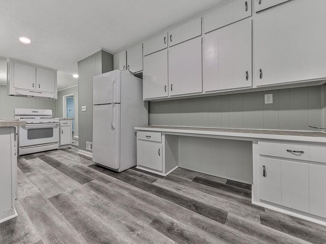 2005 Knightsbridge Road NW, Kennesaw, GA 30144