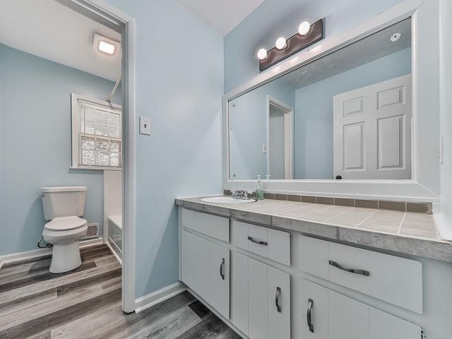 2005 Knightsbridge Road NW, Kennesaw, GA 30144