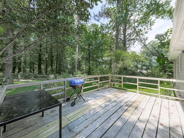 2005 Knightsbridge Road NW, Kennesaw, GA 30144