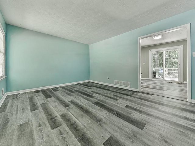 2005 Knightsbridge Road NW, Kennesaw, GA 30144