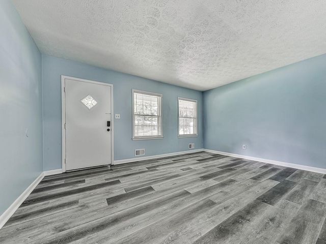 2005 Knightsbridge Road NW, Kennesaw, GA 30144