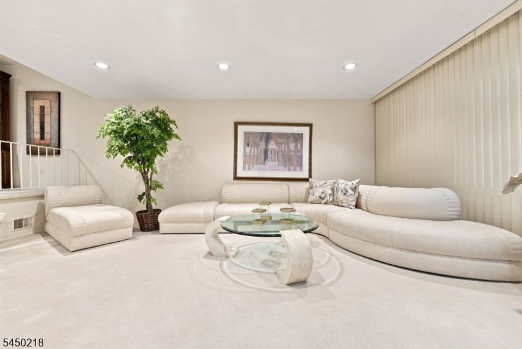 18 Druid Hill Dr, Parsippany-troy Hills Twp., NJ 07054 — photo 3
