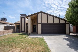 1937 S Royal Oaks Drive, Visalia, CA 93277