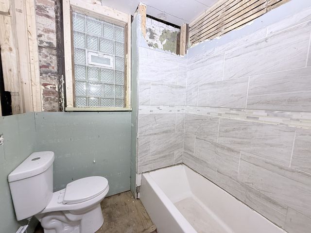 6835 S Champlain Avenue, Chicago, IL 60637