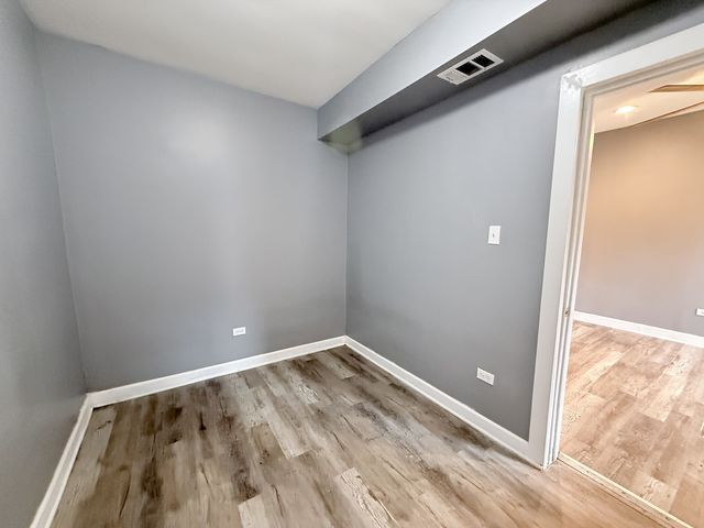 6835 S Champlain Avenue, Chicago, IL 60637