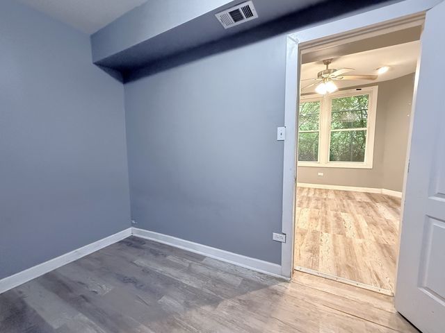 6835 S Champlain Avenue, Chicago, IL 60637