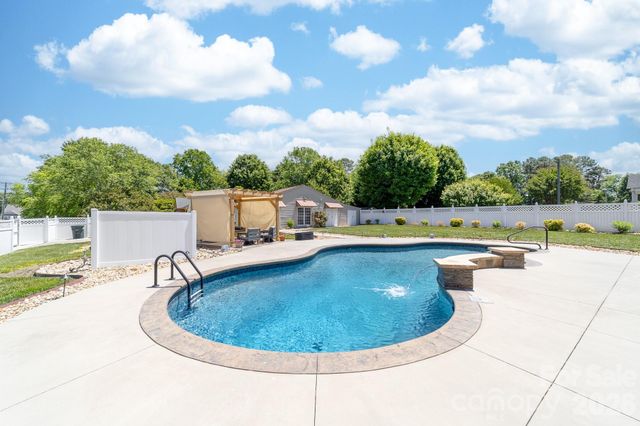 2402 Malotte Lane, Gastonia, NC 28054