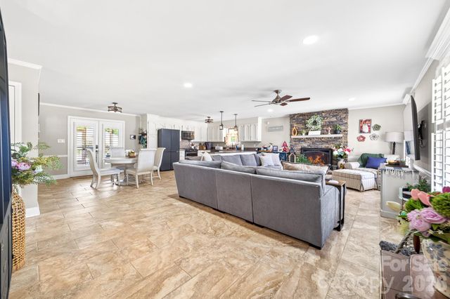 2402 Malotte Lane, Gastonia, NC 28054