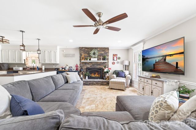 2402 Malotte Lane, Gastonia, NC 28054