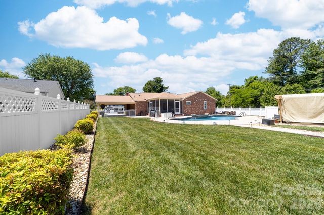 2402 Malotte Lane, Gastonia, NC 28054