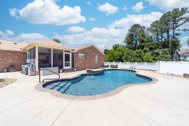 2402 Malotte Lane, Gastonia, NC 28054