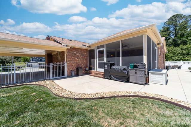 2402 Malotte Lane, Gastonia, NC 28054