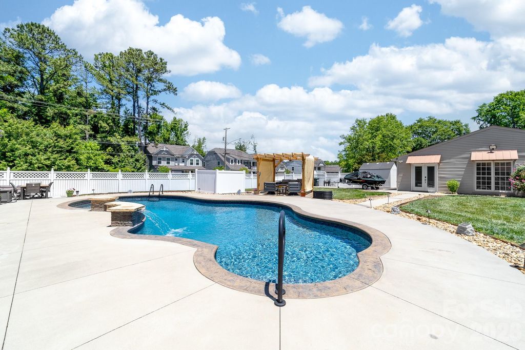 2402 Malotte Lane, Gastonia, NC 28054