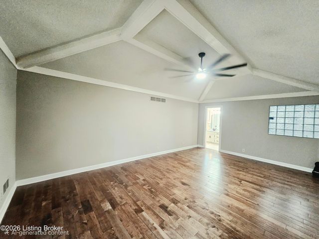 9214 Woodhurst Ct, Louisville, KY 40222