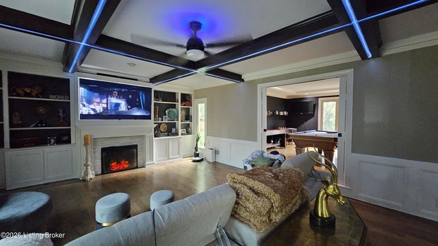 9214 Woodhurst Ct, Louisville, KY 40222