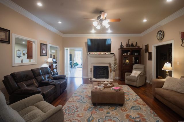 2103 W 8th Street, Russellville, AR 72801