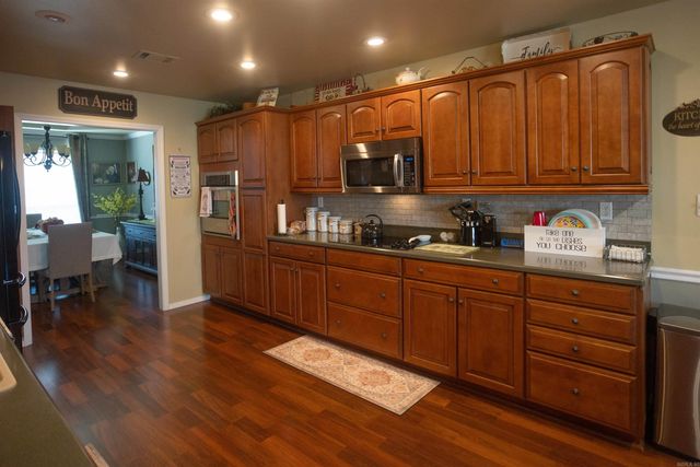 2103 W 8th Street, Russellville, AR 72801