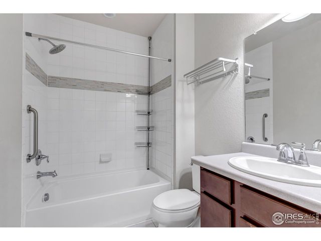 21876 E Radcliff Cir, Aurora, CO 80015