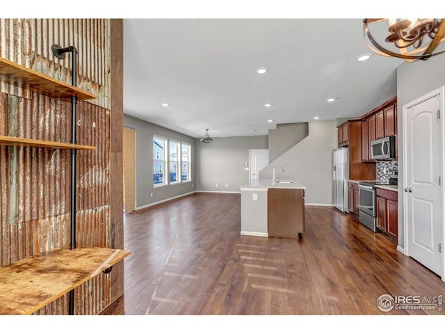 21876 E Radcliff Cir, Aurora, CO 80015