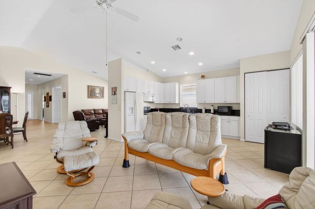 2707 Clipper Circle, West Palm Beach, FL 33411