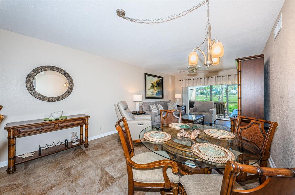 Image 15 of property listing at 6180 SUN BOULEVARD 106, St Petersburg, FL 33715