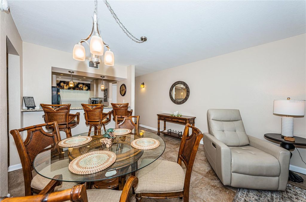 Image 16 of property listing at 6180 SUN BOULEVARD 106, St Petersburg, FL 33715