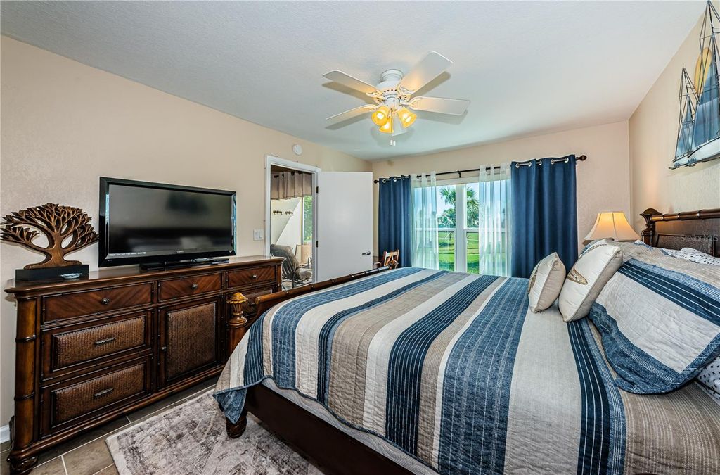 Image 25 of property listing at 6180 SUN BOULEVARD 106, St Petersburg, FL 33715