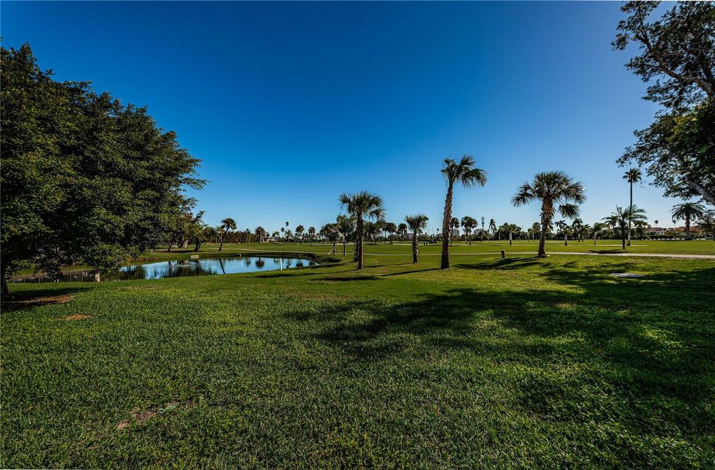 Image 39 of property listing at 6180 SUN BOULEVARD 106, St Petersburg, FL 33715