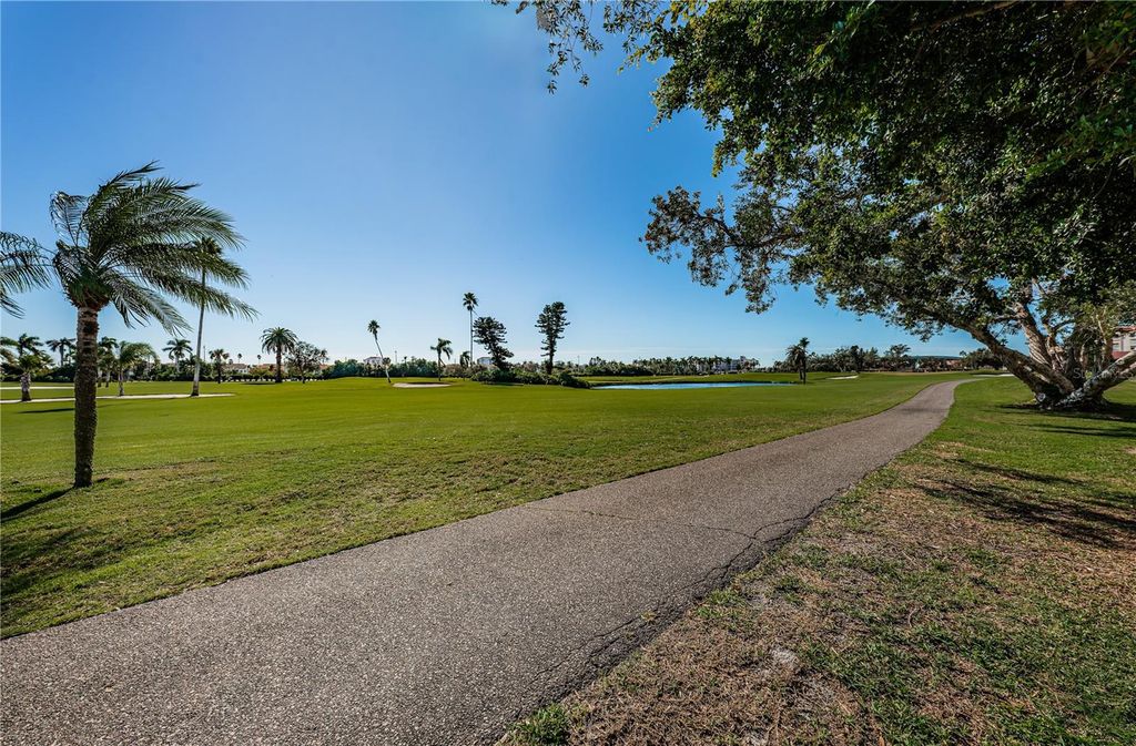 Image 41 of property listing at 6180 SUN BOULEVARD 106, St Petersburg, FL 33715