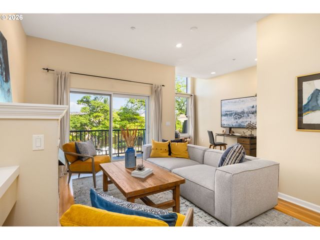 635 Nw 24TH Ave 6-2, Portland, OR 97210