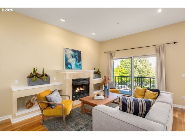 635 Nw 24TH Ave 6-2, Portland, OR 97210