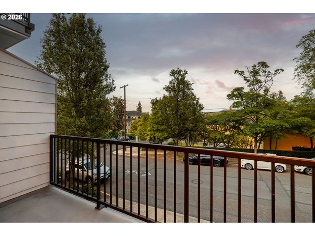635 Nw 24TH Ave 6-2, Portland, OR 97210
