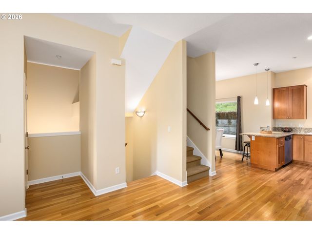 635 Nw 24TH Ave 6-2, Portland, OR 97210