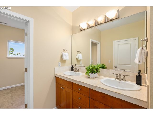 635 Nw 24TH Ave 6-2, Portland, OR 97210