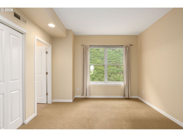 635 Nw 24TH Ave 6-2, Portland, OR 97210