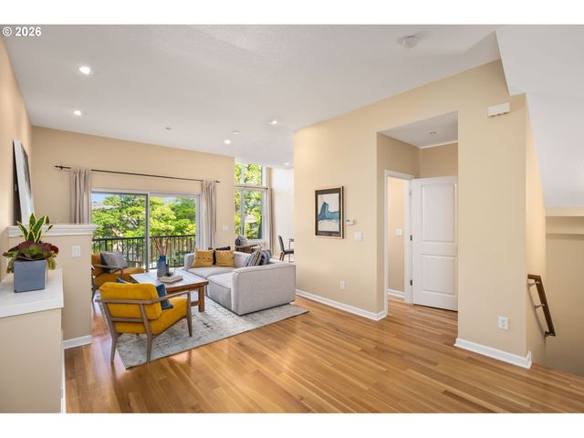 635 Nw 24TH Ave 6-2, Portland, OR 97210