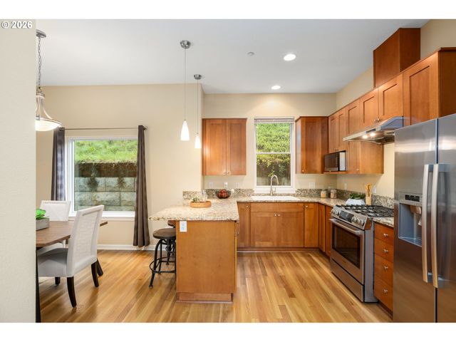 635 Nw 24TH Ave 6-2, Portland, OR 97210