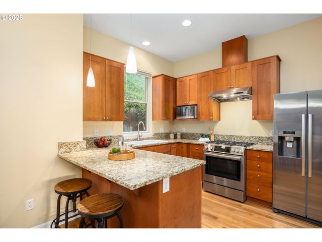 635 Nw 24TH Ave 6-2, Portland, OR 97210