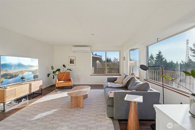 3308 N Narrows Drive, Tacoma, WA 98407