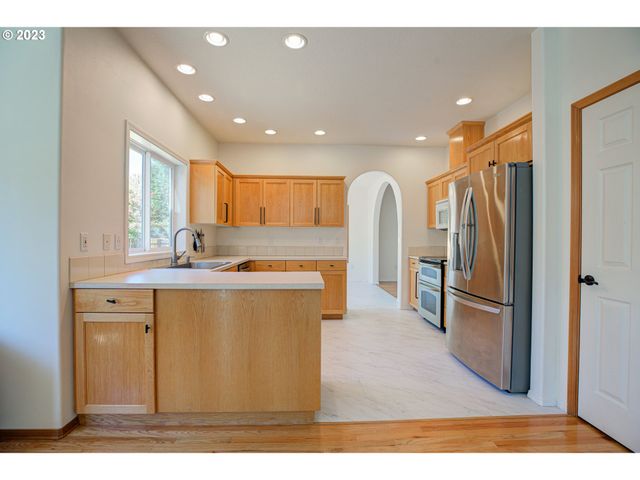 1495 Ne ZACHARY St, Hillsboro, OR 97124