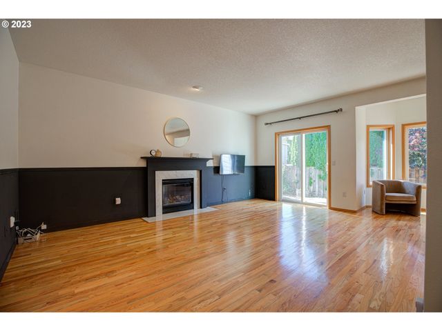 1495 Ne ZACHARY St, Hillsboro, OR 97124